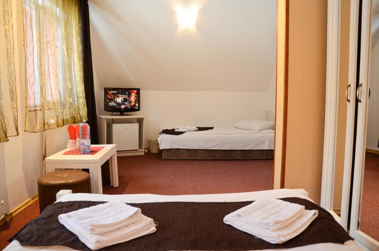 Pensiunea Happy Inn Vatra Dornei Exterior foto